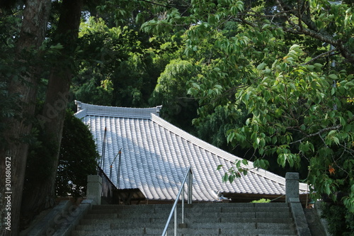 お寺の屋根 © acchity