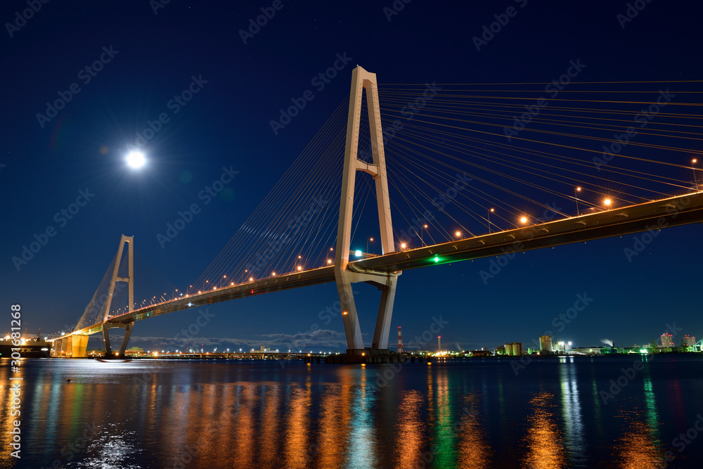 名港中央大橋の夜景