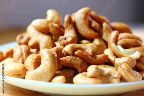 baked cashew nuts.