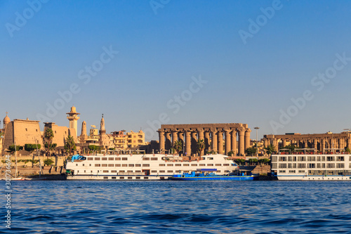 Fotografija Luxor Temple is a large Ancient Egyptian temple complex on east bank of Nile river in Luxor (ancient Thebes)