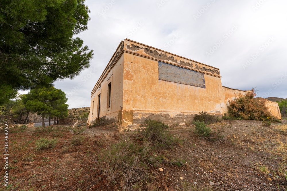 Fototapeta premium Old house next to the old national road 324 Spain