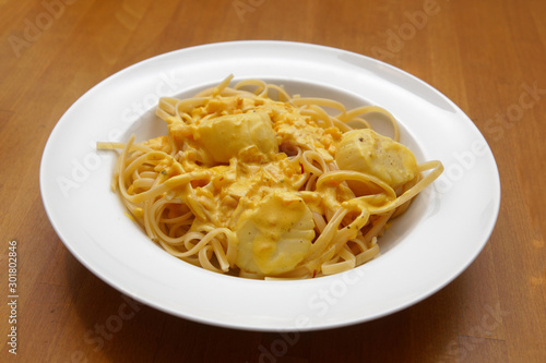 scallops with saffron sauce and pasta