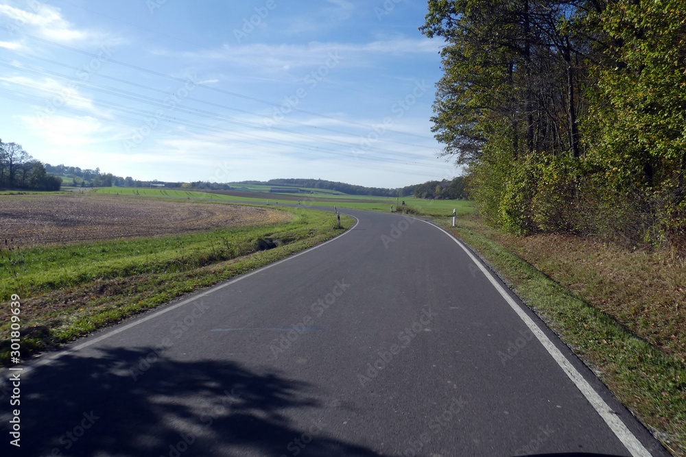 Straße von Stierhöfstetten nach Castell Straße von Stierhöfstetten nach Castell