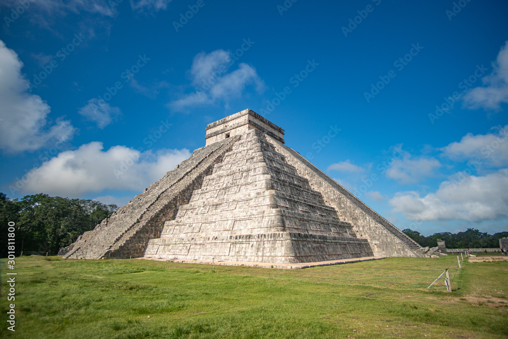 Impressive Chichen Itza Maya Pyramid called El Castillo