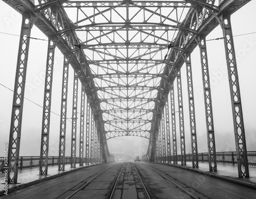 Fototapeta Naklejka Na Ścianę i Meble -  Most we mgle, Kraków, Polska