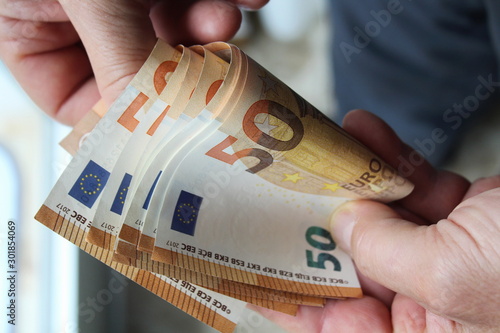 Banconota da 50 Euro - ricchezza photo