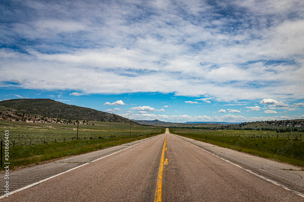 Naklejka premium Wyoming Highway 487 near Casper Mountain.