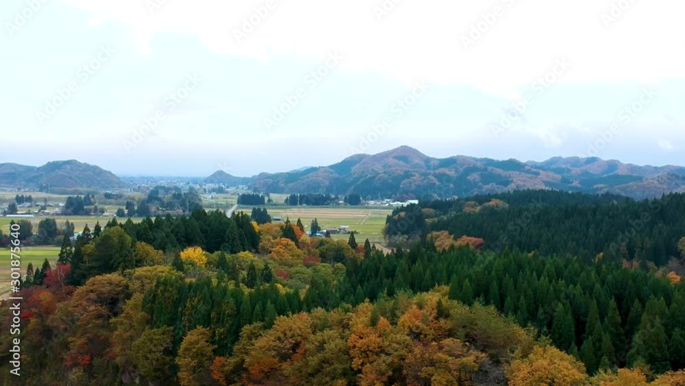空撮 秋 紅葉 秋田県の風景 空撮 秋 紅葉 秋田県の風景