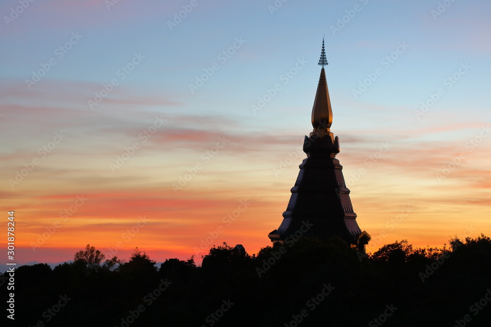 Obraz premium beautiful landscape, landmark of pagoda in doi Inthanon national park at Chiang Mai, Thailand