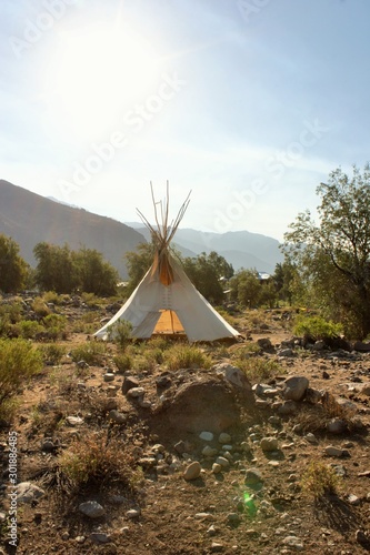 Tipi en la monta  a