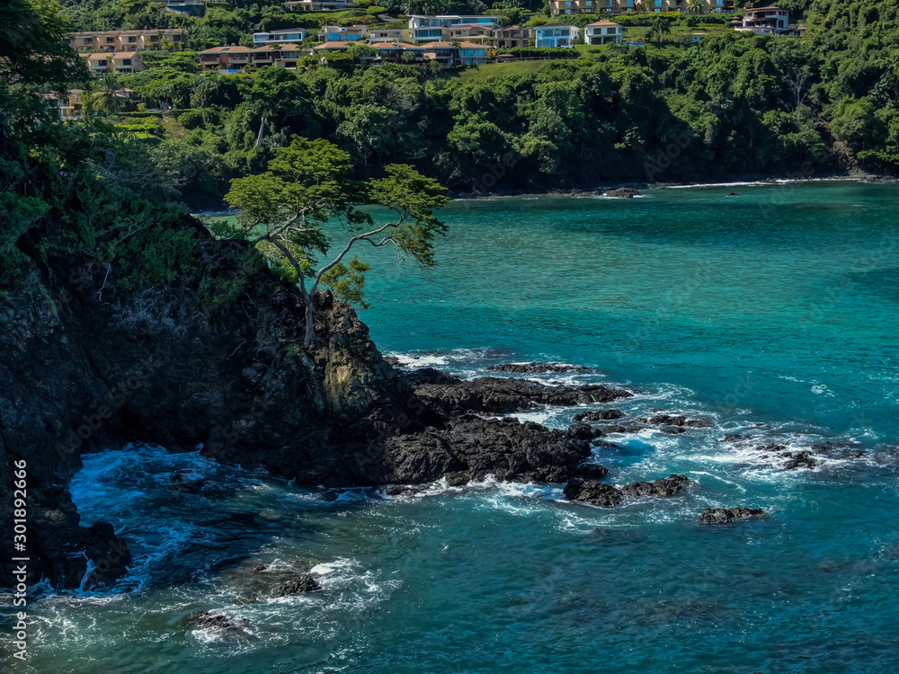Fototapeta premium Beautiful aerial view of a magestic Beach in Costa Rica