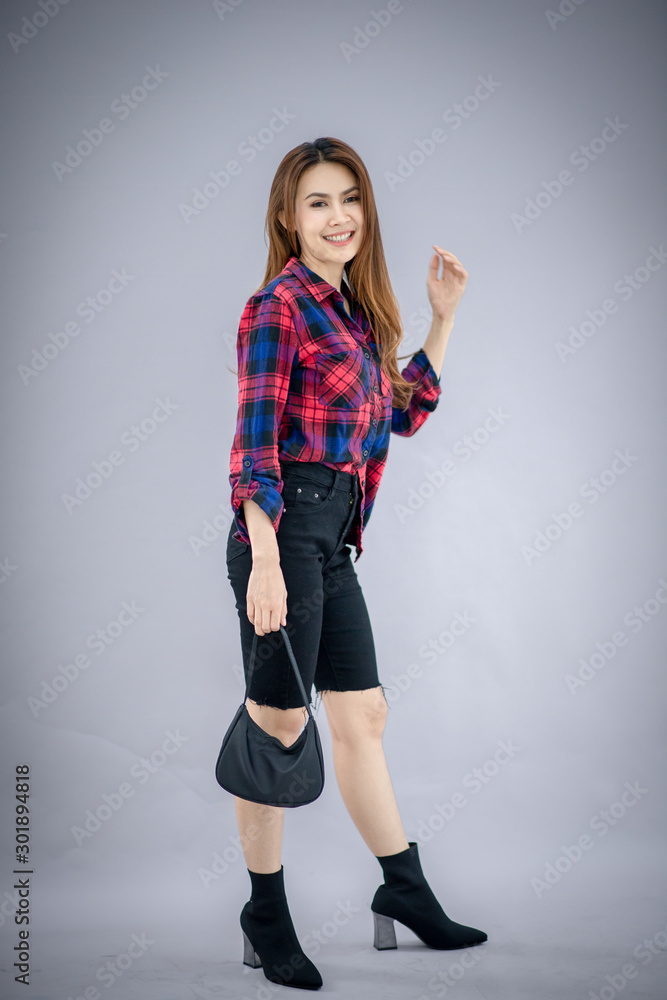 Fashion photos of beautiful women in beautiful dresses, bags, shoes, fashion pictures.