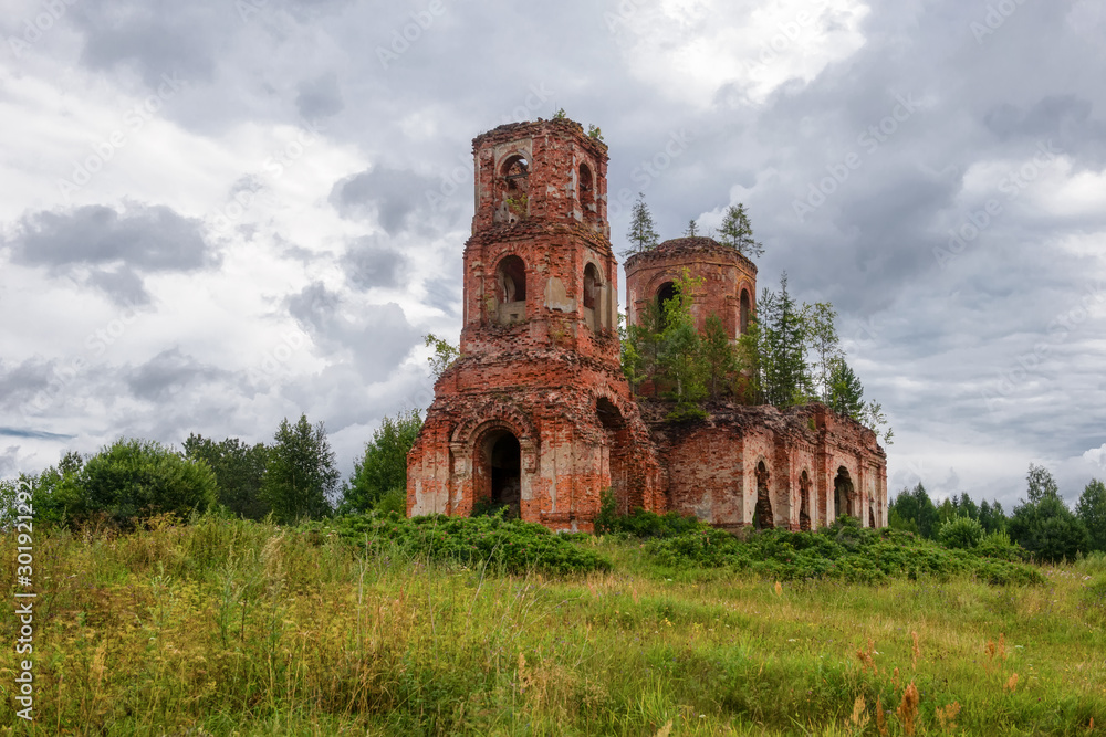 The destroyed church of the Kazan Icon of the Mother of God. Village Russky Noviki, Novgorod region