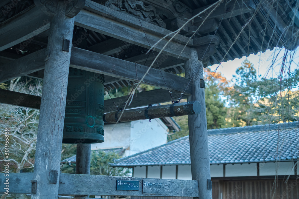 Obraz premium 寺の鐘２