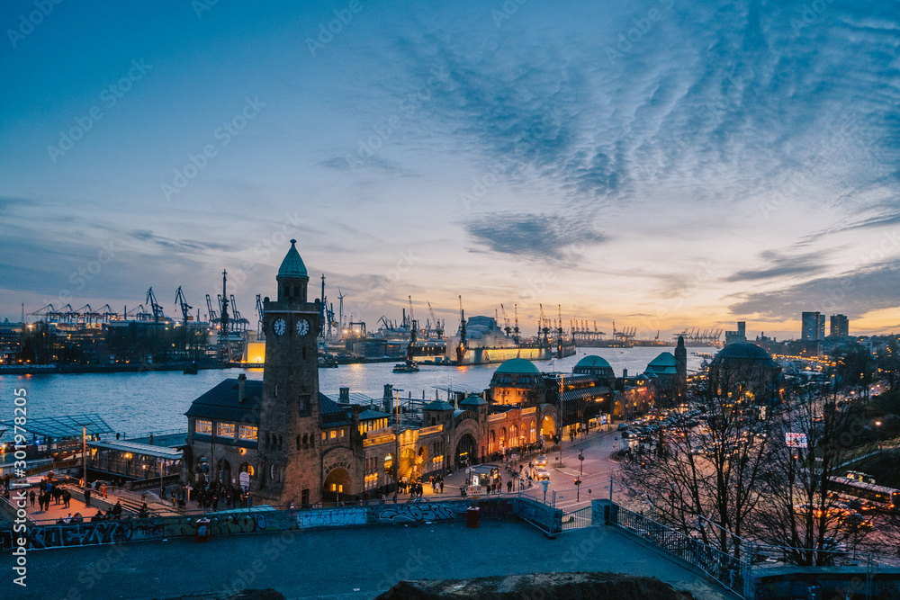 Hamburg Hafen Landungsbrücken Sonnenuntergang