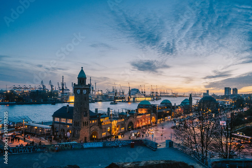 Hamburg Hafen Landungsbrücken Sonnenuntergang