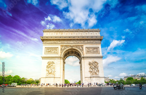 Arc de triomphe, Paris, France © neirfy