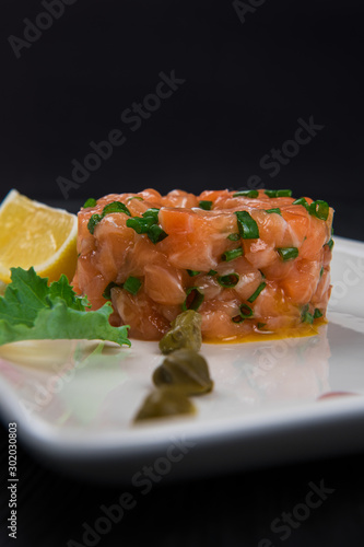 Fresh salmon tartare with l...