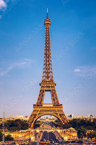 Obraz na płótnie Eiffel tower in summer, Paris, France