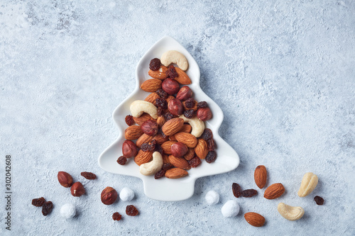 Φωτογραφία dried fruit and nuts