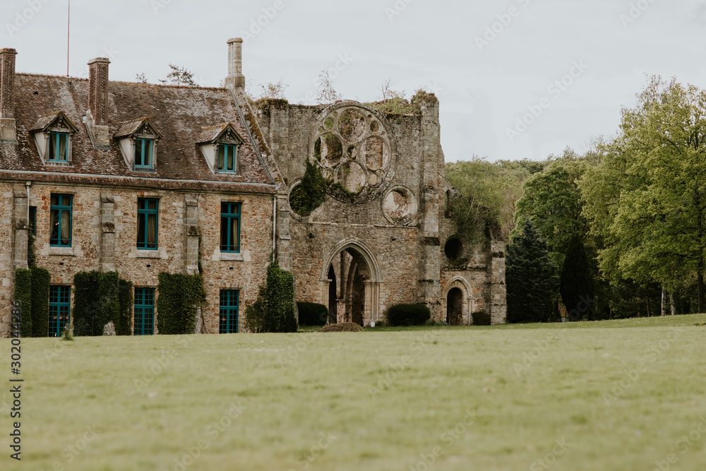 Fototapeta premium Abbaye des Vaux de Cernay