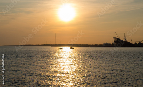 Sunset on the bay © liga258