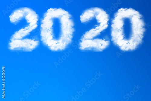 青空に浮かぶ2020の雲