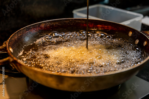 Haciendo buñuelo