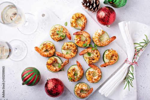 Fotografie, Obraz Spicy shrimp and cucumber, New Years Eve or Christmas party appetizer