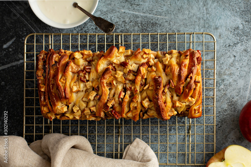 Εκτύπωση καμβά Apple pecan pull apart bread with cream cheese frosting