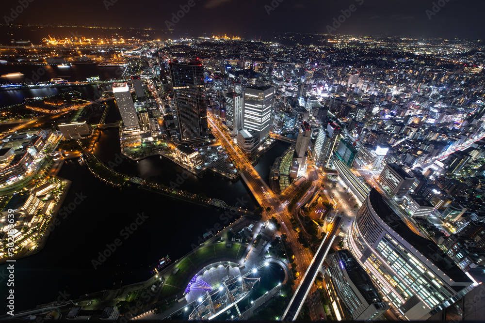 Fototapeta premium 横浜 みなとみらいの夜景