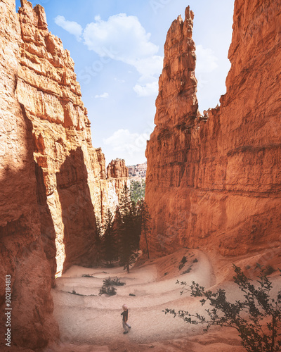 Photo tortuous path of the Navajo loop trail in the colourful and beautiful Bryce Canyon National Park, utah, usa
