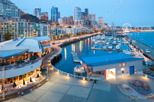 Fototapeta Waterfront overview at downtown Seattle, Washington, United States