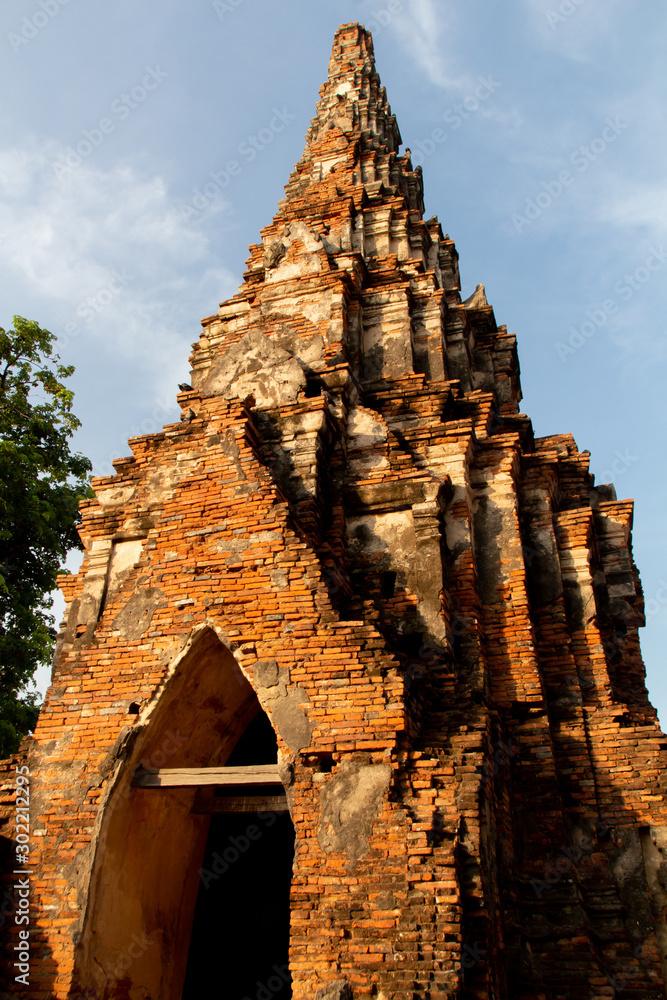 Fototapeta premium Chaiwatthanaram Temple Ayutthaya Historical ParkOld temple in Thailand