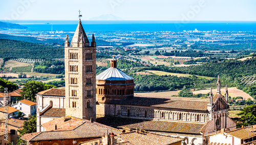 Fotografie old town of massa marittima in italy