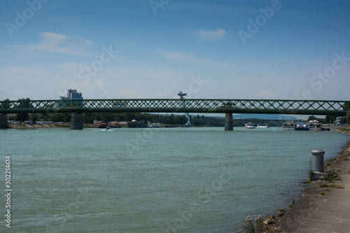 Fototapeta Naklejka Na Ścianę i Meble -  Starý most bridge over danube