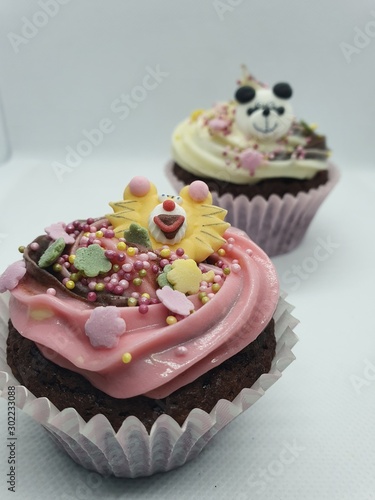cupcakes with flowers