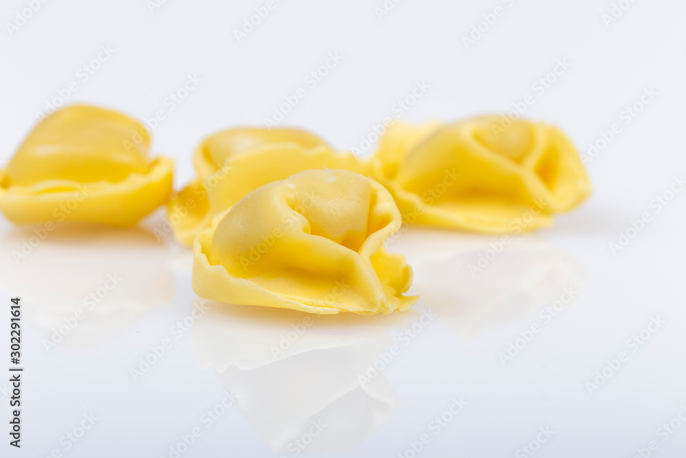 Tortellini di pasta fresca