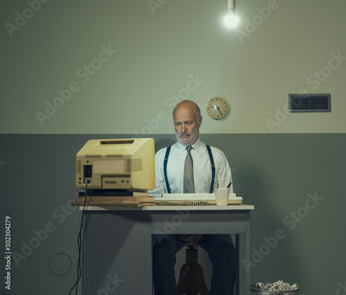 Φωτογραφία Sad businessman in his office