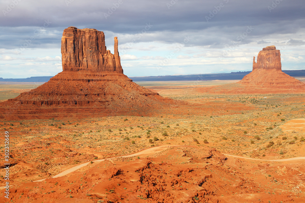 Mitten Butte Monument - Monument Valley, Utah, Arizona Mitten Butte Monument - Monument Valley, Utah, Arizona