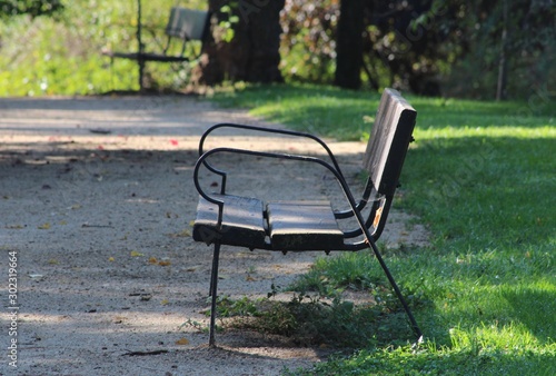 Banco en parque de Madrid