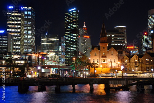 Sidney by night  © paola