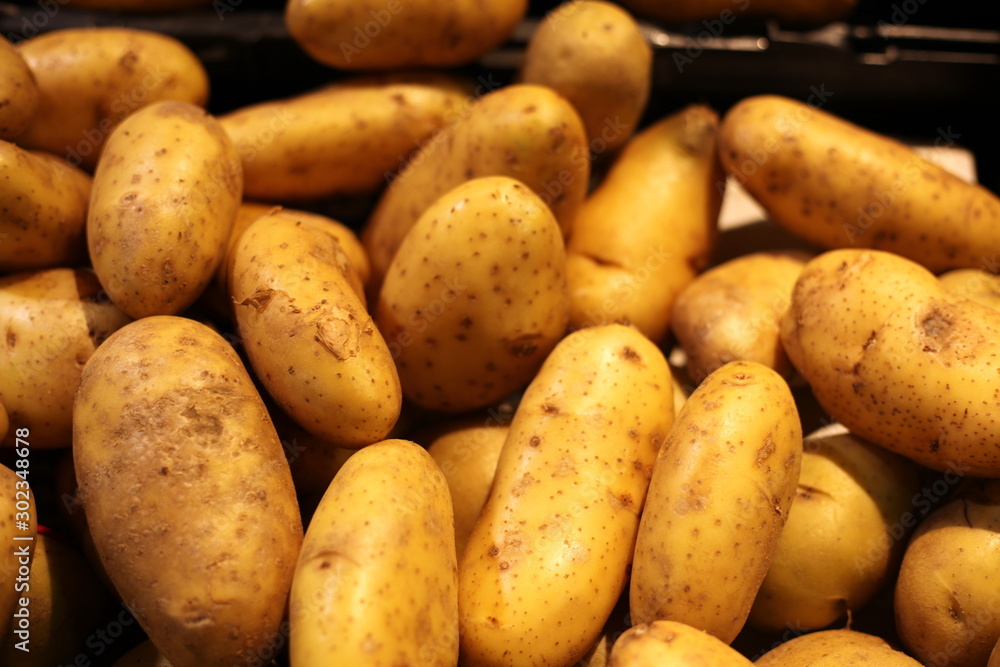 Fresh potatoes in the pick-up market Fresh potatoes in the pick-up market