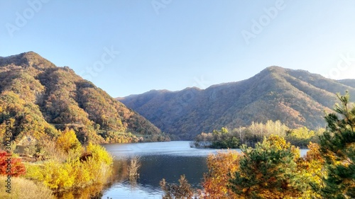 Fototapeta Naklejka Na Ścianę i Meble -  lake in mountains