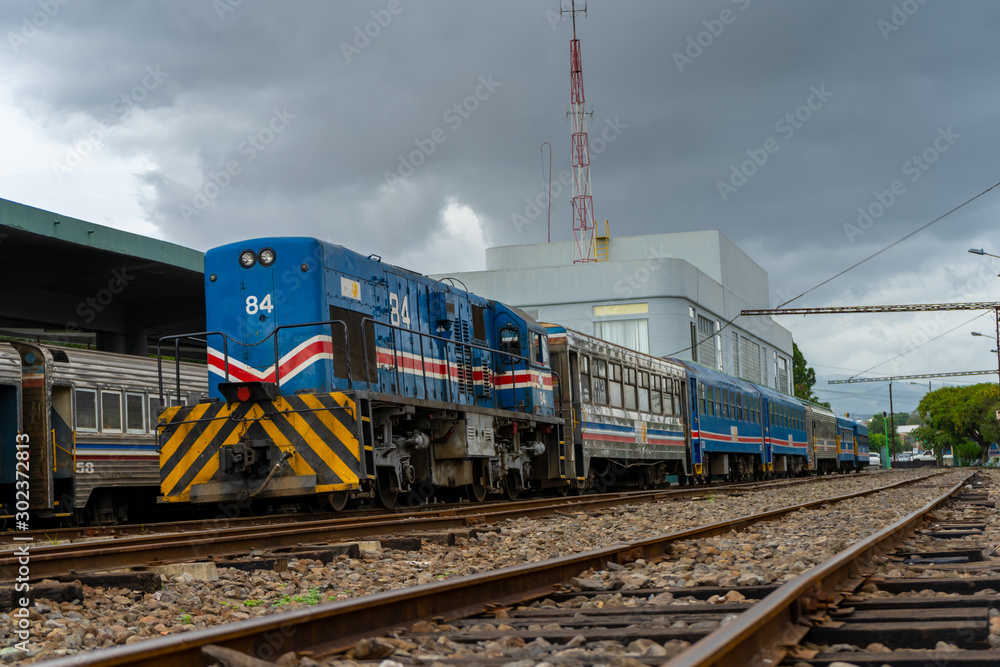 Impresive view oft he train and railroad in Costa Rica foto de Stock |  Adobe Stock