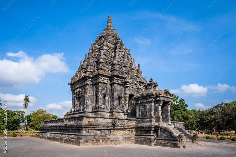 Prambanan is a large Hindu temple. This temple located in Klaten, Indonesia Prambanan is a large Hindu temple. This temple located in Klaten, Indonesia