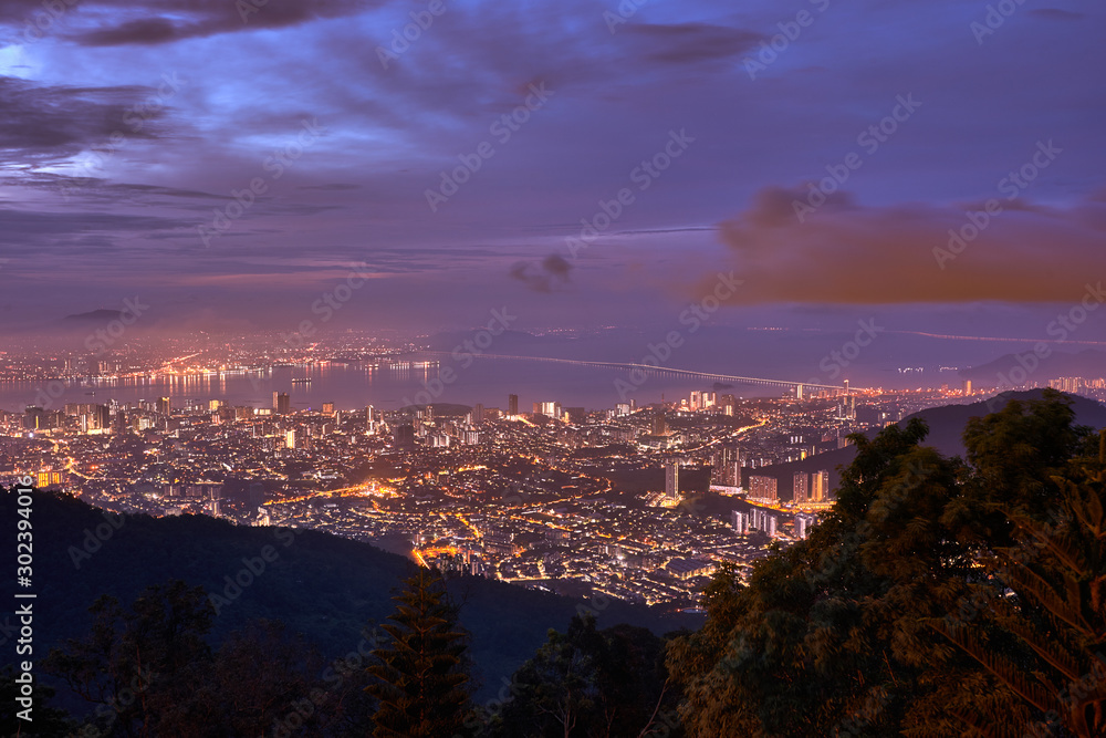 Obraz premium Piękny widok na George Town z Penang Hill.