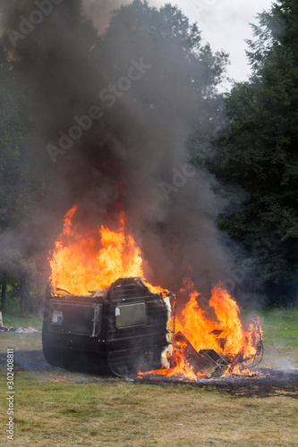 Wohnwagen-Brand - Feuer vernichtet Wohnwagen vollständig