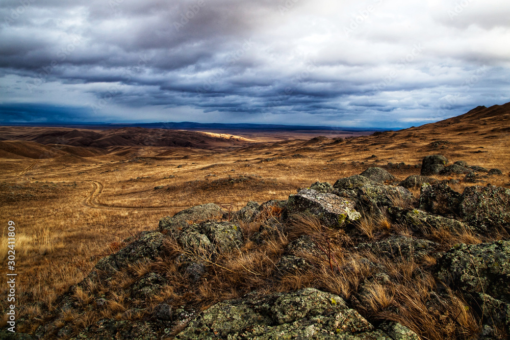 Obraz premium Winding road in the steppes of Khakassia