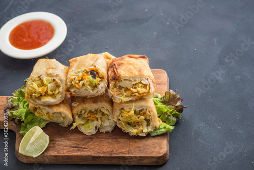 Vegetarian spring roll with sweet sauce